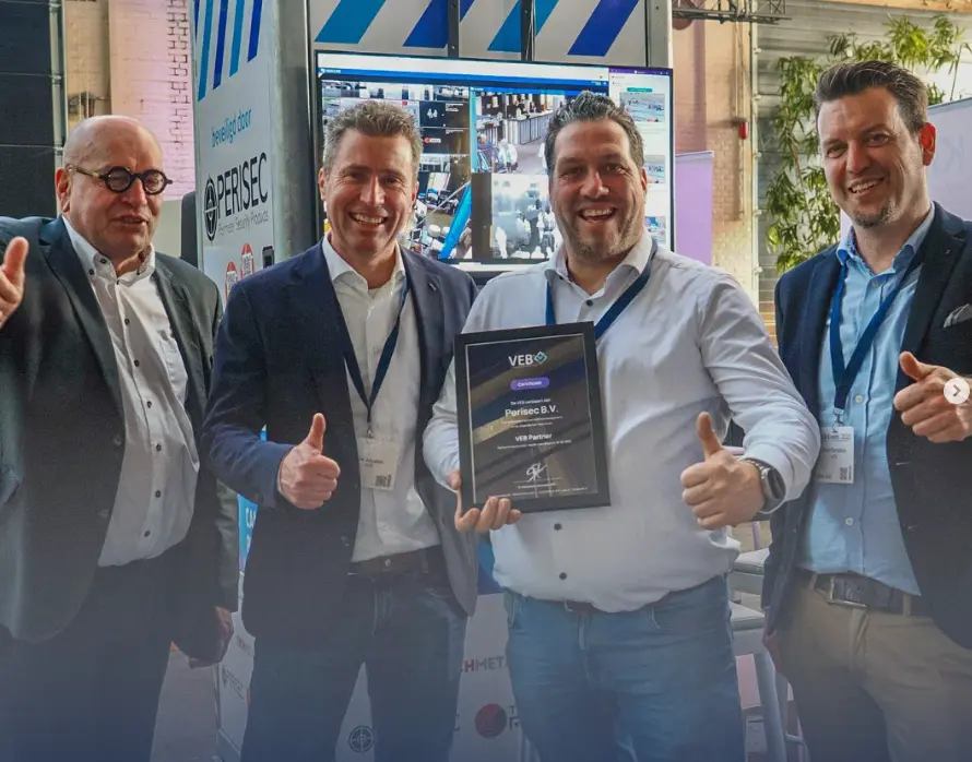 Team van Parisec B.V. ontvangt VEB-partnercertificaat op beveiligingsevenement